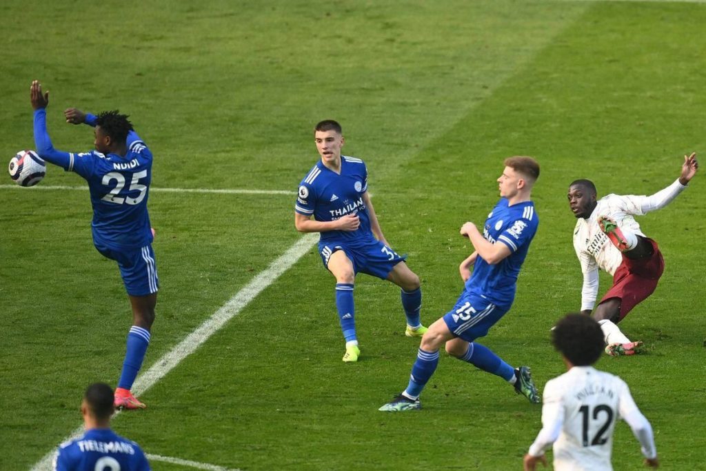 Guide Complet Des Lois Du Jeu De Foot Guide Complet Des Lois Du Jeu De Foot